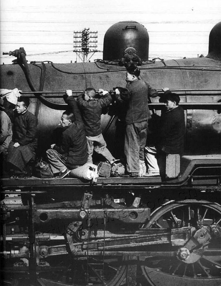 Images Of Shanghai 1947-1949, On The Eve Of The Communist Liberation