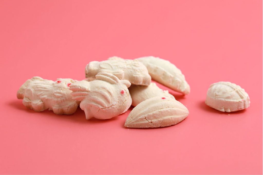 "Kueh bahulu" 鸡蛋糕 (Ji Dan Gao) 