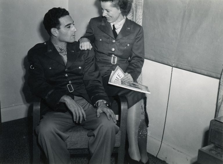 Mel-and-Annalee-Jacoby-in-uniform