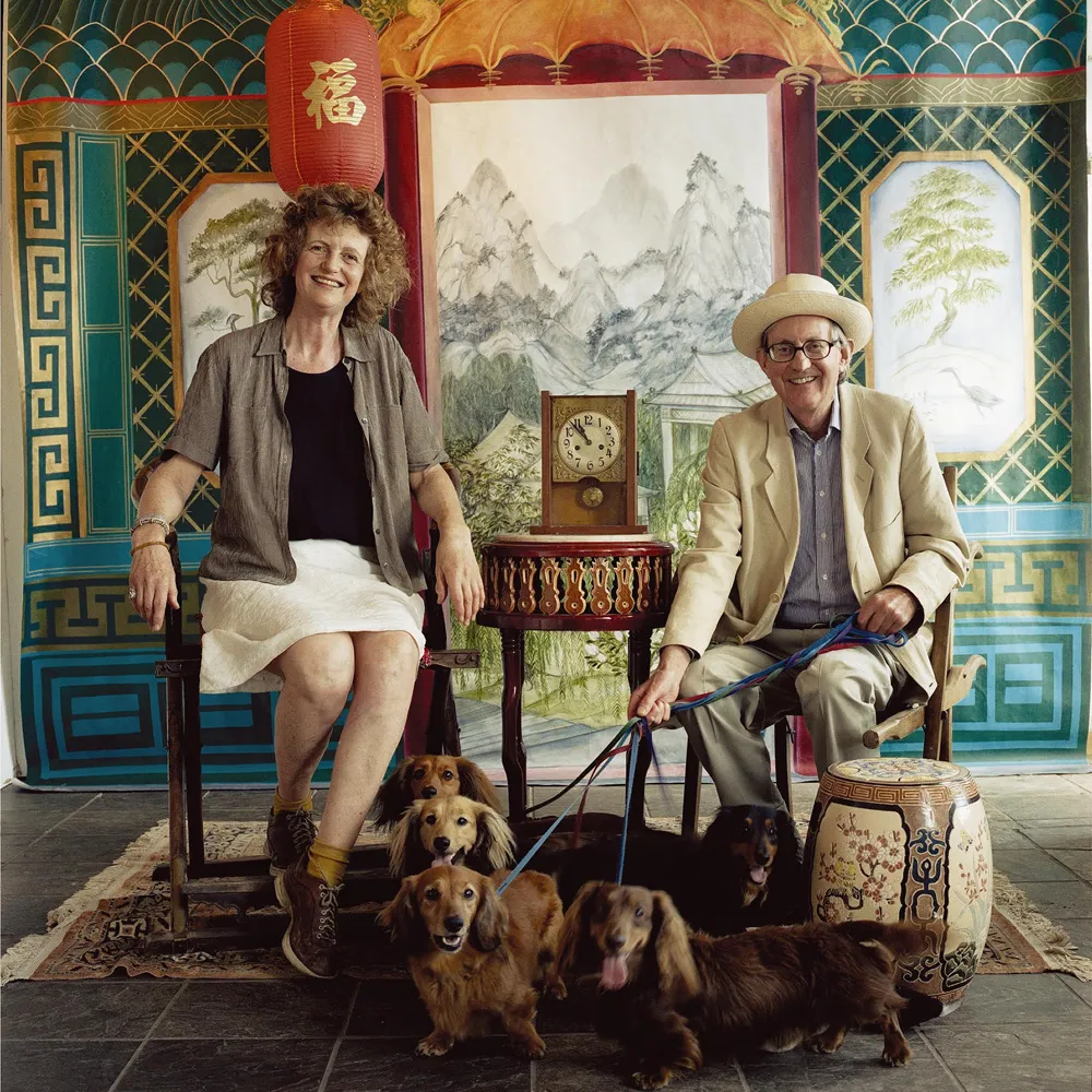 Reversing the roles. Seeing the British as 'exotic'